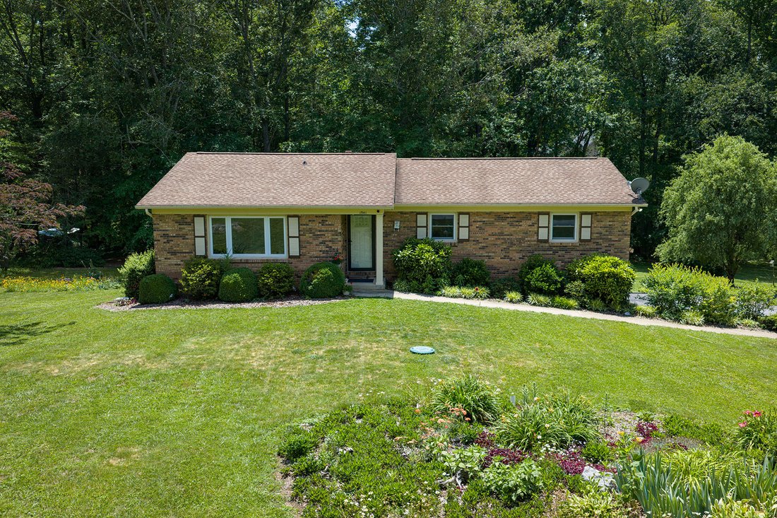House in Hendersonville, North Carolina, United States 1 - 18174898