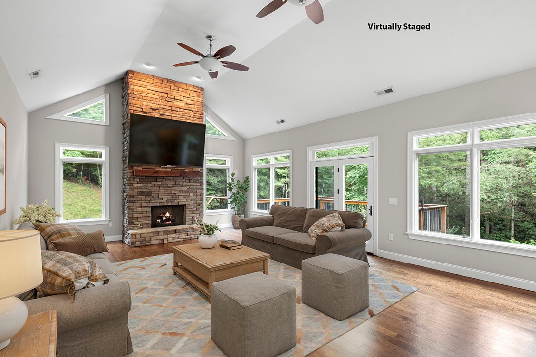House in Laurel Park, North Carolina, United States 2 - 18174904
