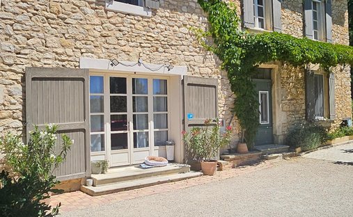 House in Saint-Saturnin-lès-Apt, Provence-Alpes-Côte d'Azur, France 1