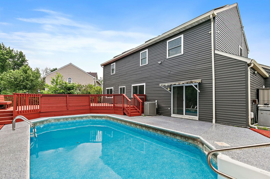 House in Streamwood, Illinois, United States 1 - 18175082