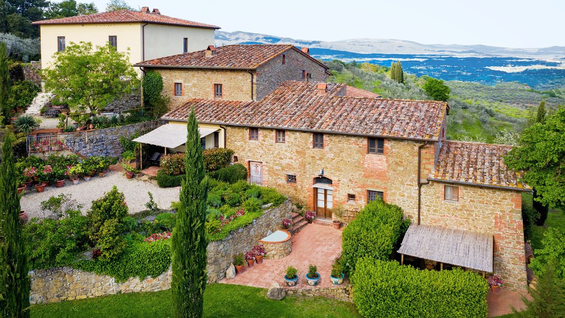 Country House in Stadium - Piazza della Repubblica, Montevarchi, Italy 1 - 18175376