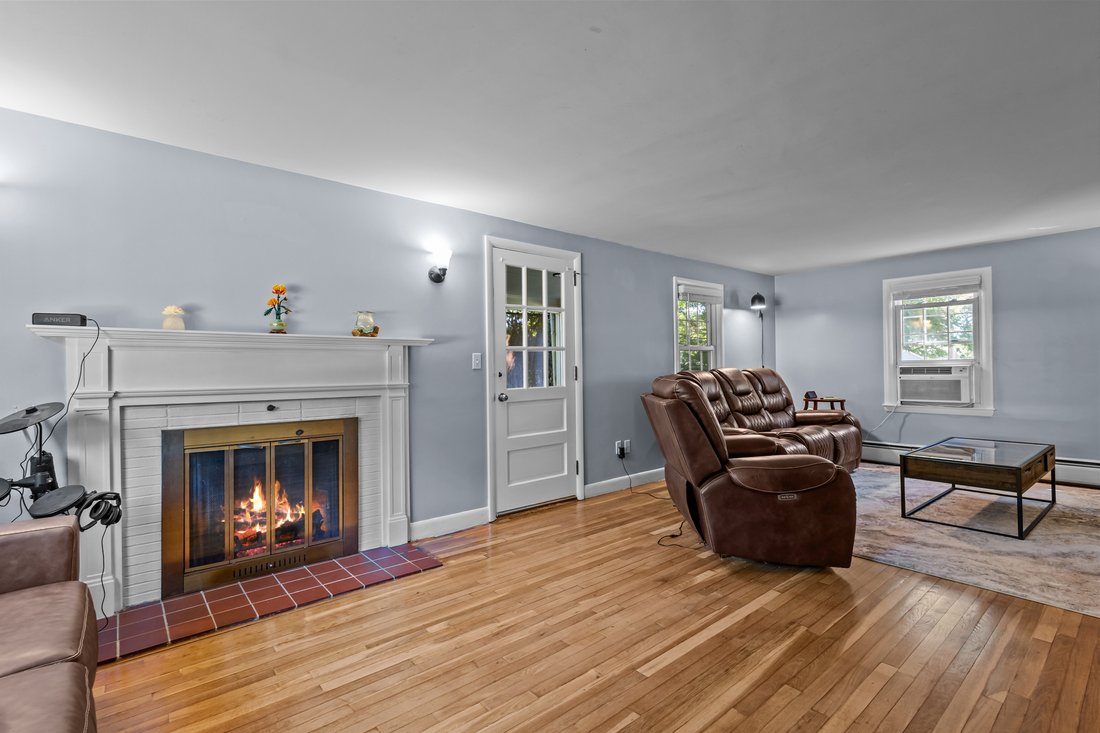 House in Cumberland, Rhode Island, United States 3 - 18147329