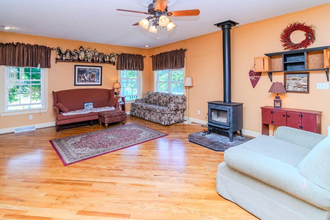 House in Columbia, Kentucky, United States 4 - 18176824
