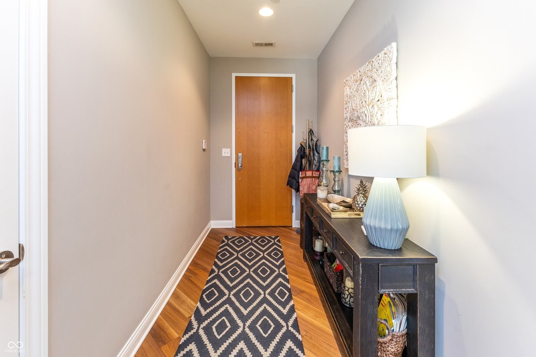 Condo in Indianapolis, Indiana, United States 4 - 18177780