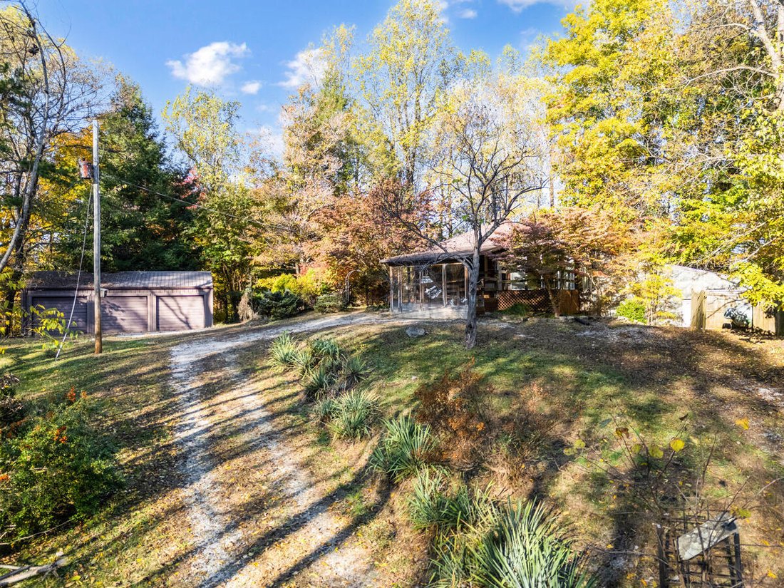 House in Campbellsville, Kentucky, United States 3 - 18176819