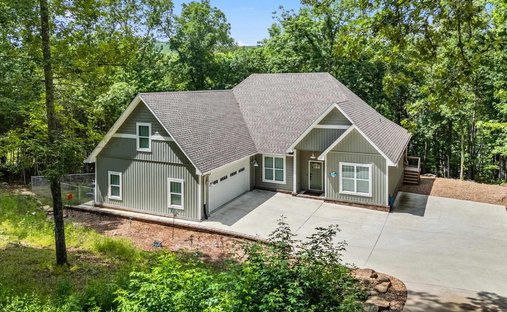 House in Greers Ferry, Arkansas, United States 1