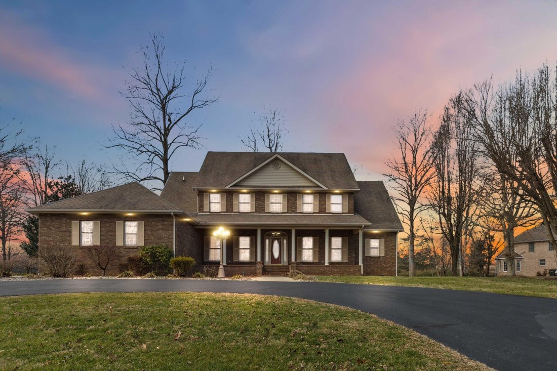 House in Jamestown, Kentucky, United States 1 - 18176748