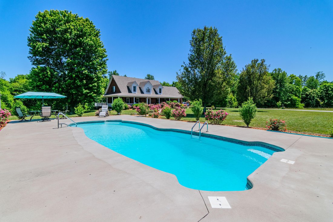 House in Columbia, Kentucky, United States 5 - 18176824