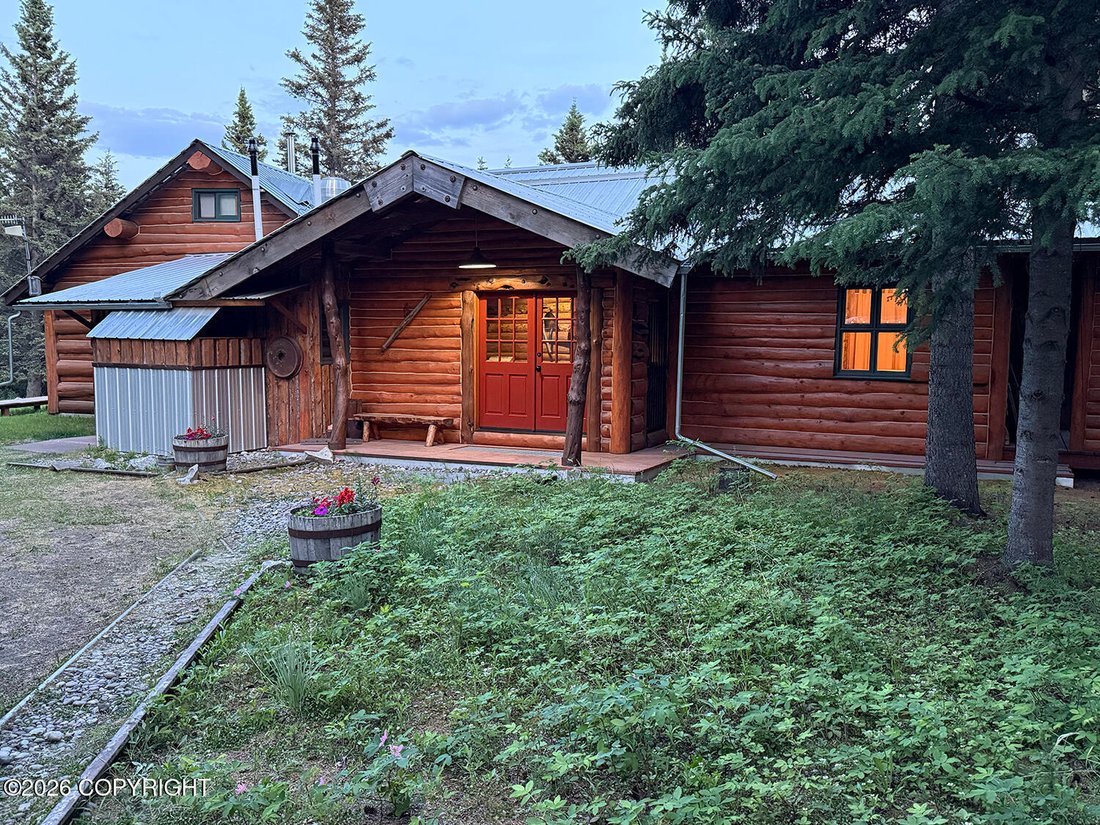 House in McCarthy, Alaska, United States 3 - 18175600