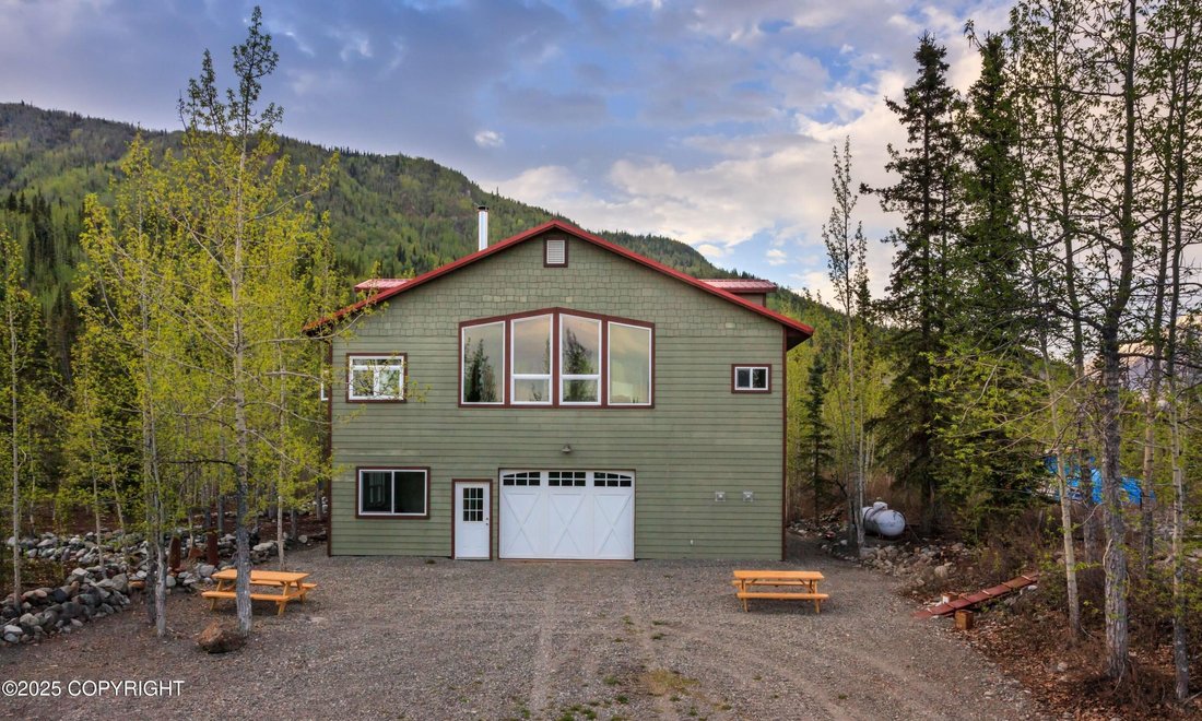 House in McCarthy, Alaska, United States 3 - 18177064