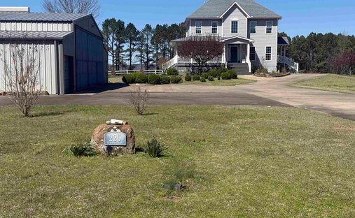 House in Clinton, Arkansas, United States 1