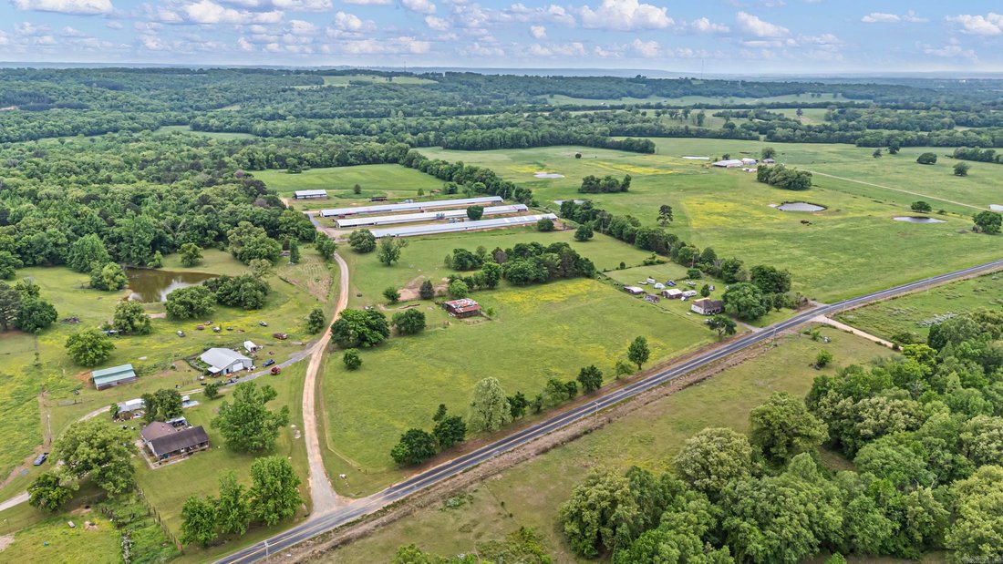 Farm Ranch in Mulberry, Arkansas, United States 3 - 18176453