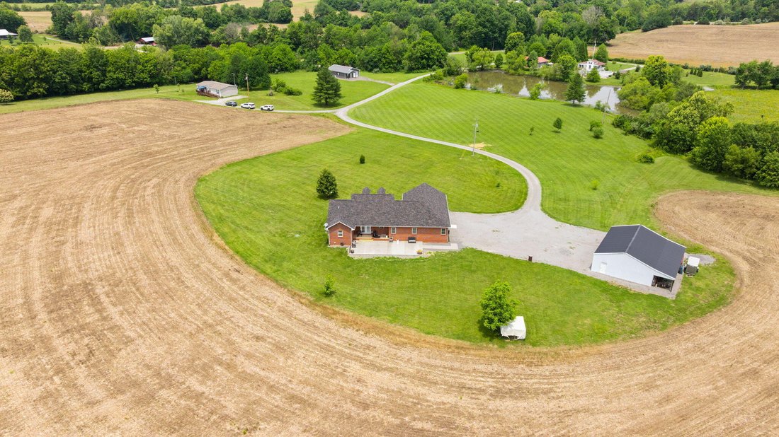 House in Jamestown, Kentucky, United States 5 - 18177917