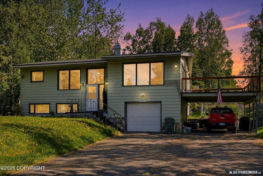 Anchorage, Alaska, United States 1 - 18175550