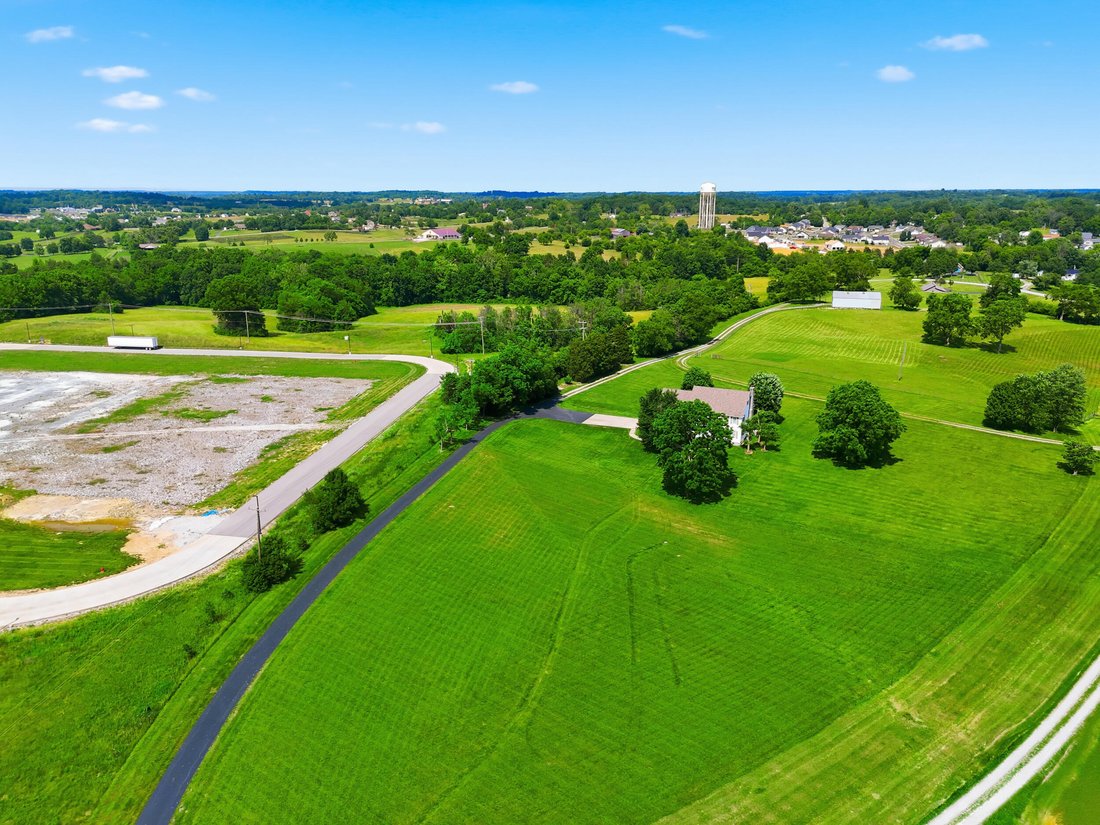 House in Lawrenceburg, Kentucky, United States 3 - 18177018