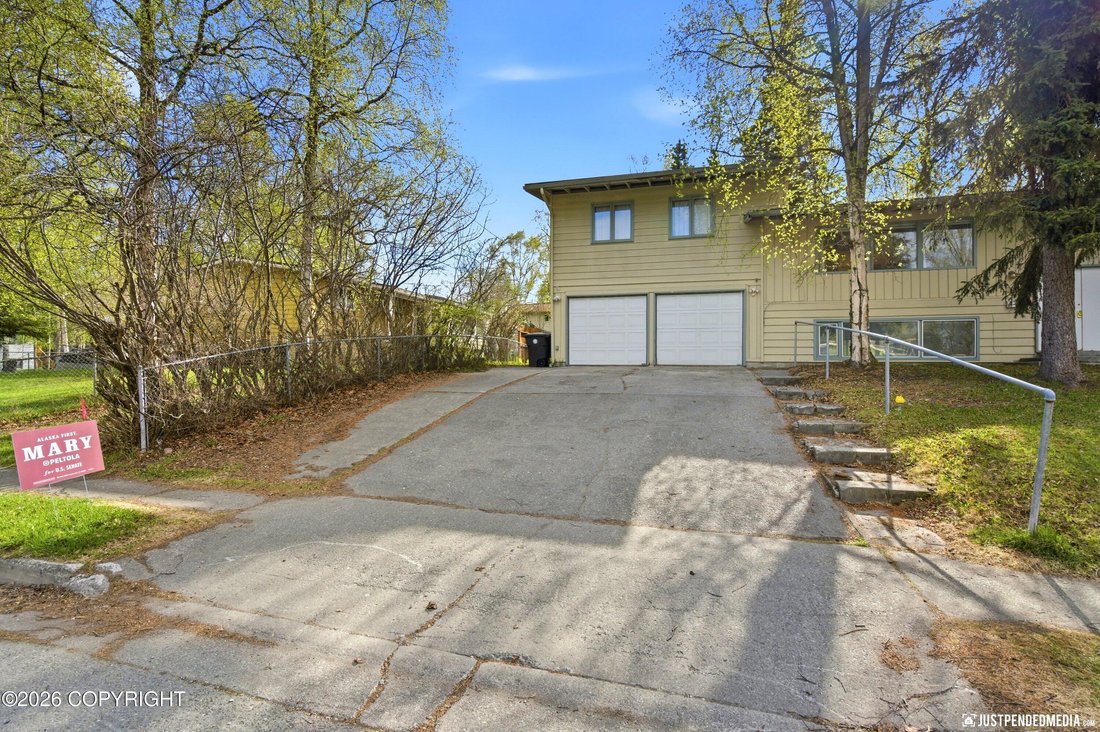 House in Anchorage, Alaska, United States 2 - 18175593