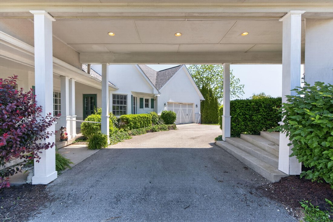 House in Paris, Kentucky, United States 3 - 18177114