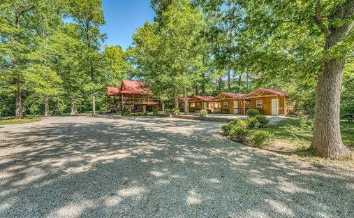 House in Mammoth Spring, Arkansas, United States 1