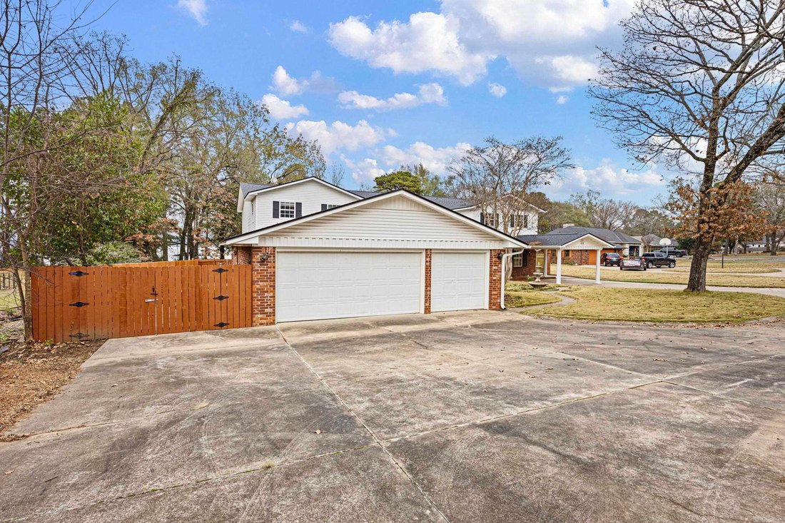 House in Russellville, Arkansas, United States 3 - 18176361