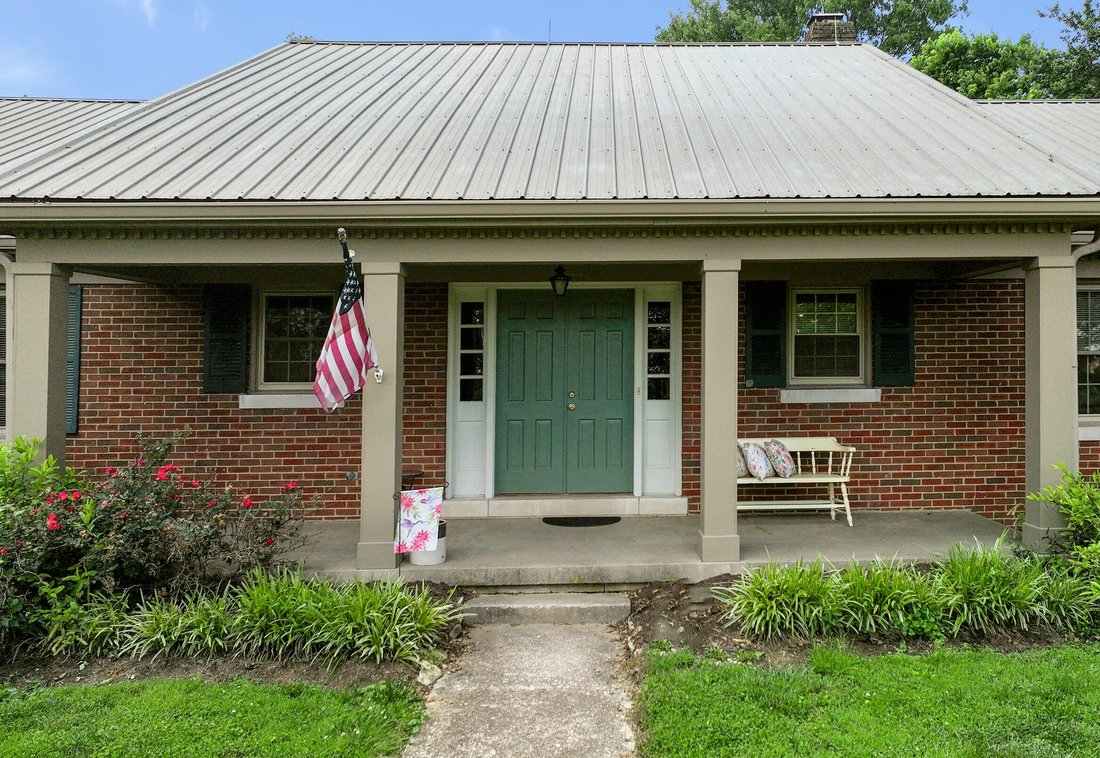 House in Versailles, Kentucky, United States 3 - 18177031