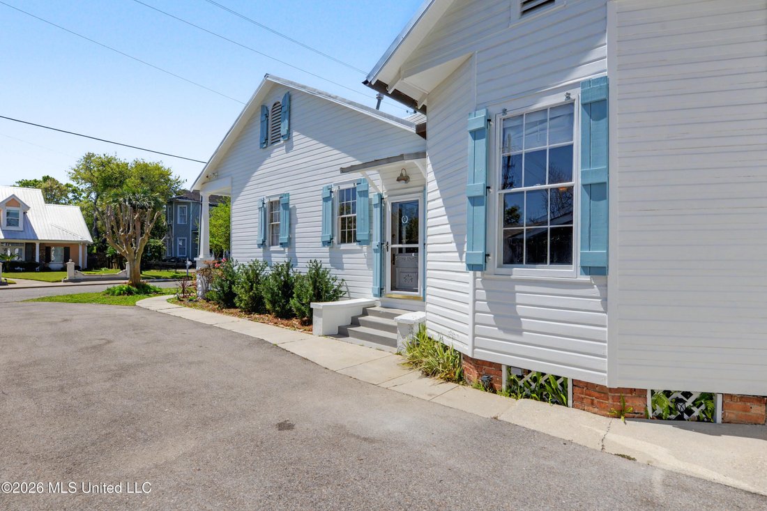 House in Bay St. Louis, Mississippi, United States 4 - 18178935