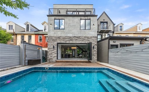 House in Pittsburgh, Pennsylvania, United States 1
