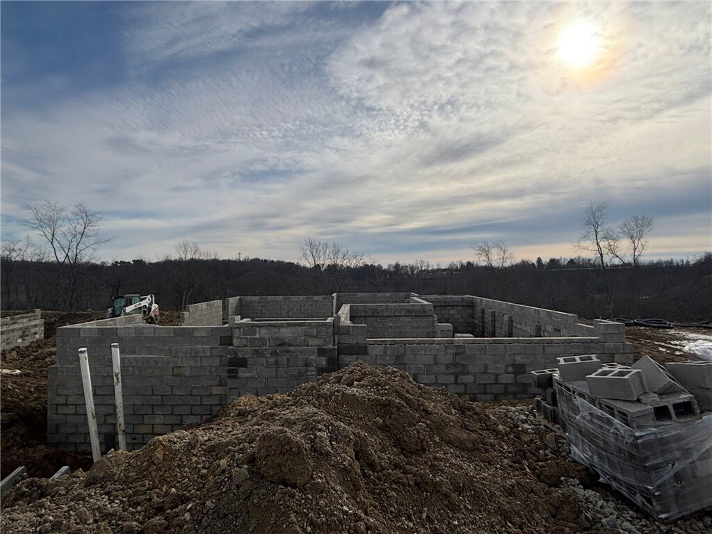 House in Coraopolis, Pennsylvania, United States 2 - 18180498