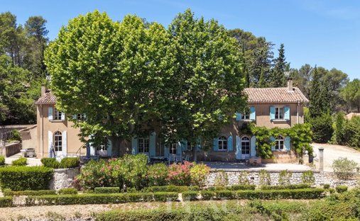 Estate in Granettes-Jauberte-Sainte Anne, Aix-en-Provence, France 1