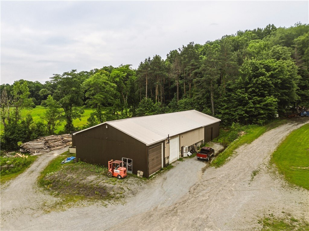 House in Mt Pleasant Twp, Pennsylvania, United States 2 - 18180899