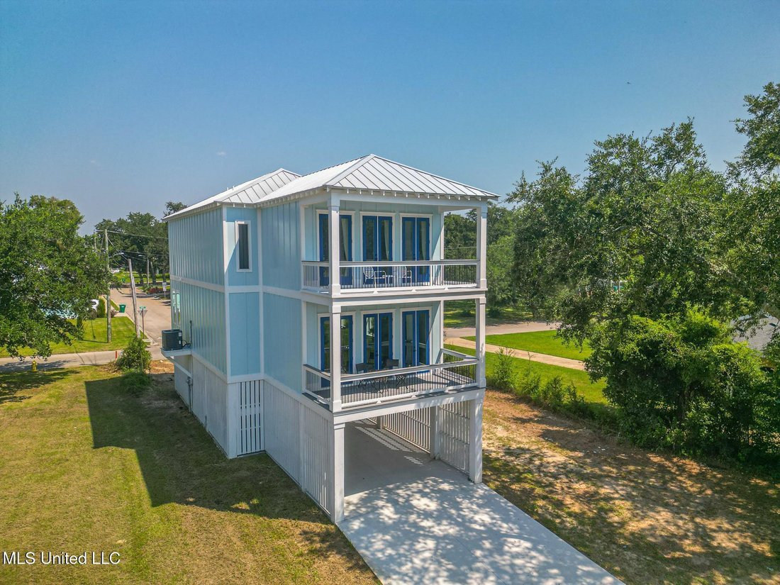 House in Gulfport, Mississippi, United States 1 - 18179155