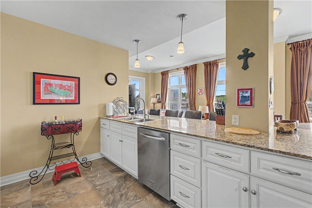 Condo in Fayetteville, Arkansas, United States 4 - 18179856