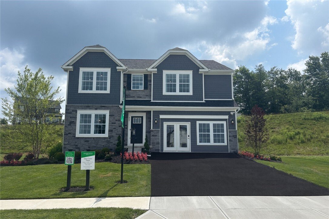 House in Coraopolis, Pennsylvania, United States 1 - 18180498