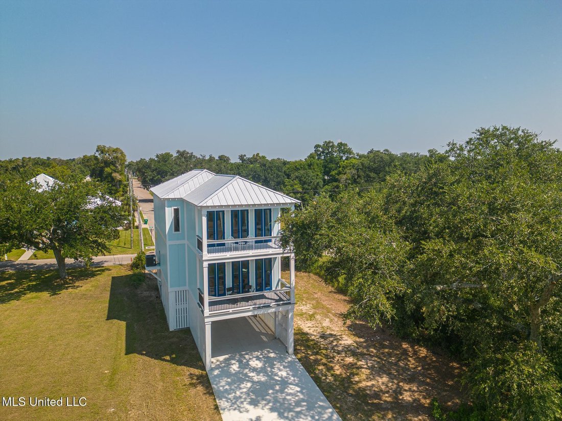 House in Gulfport, Mississippi, United States 3 - 18179155