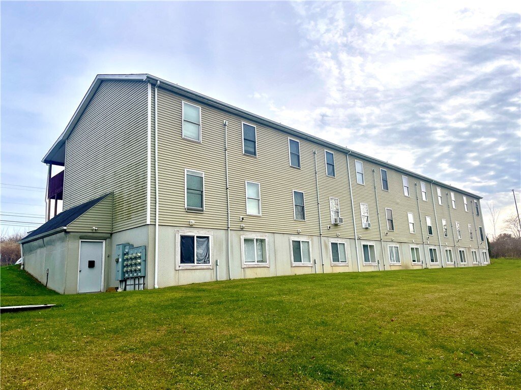 Slippery Rock, Pennsylvania, United States 1 - 18180689