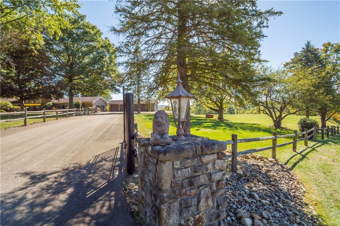 House in Jefferson Hills, Pennsylvania, United States 4 - 18180890