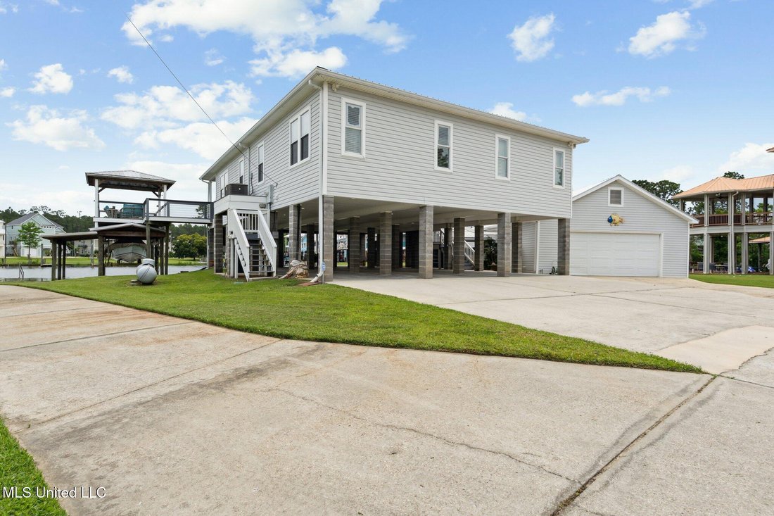 House in Kiln, Mississippi, United States 2 - 18179011