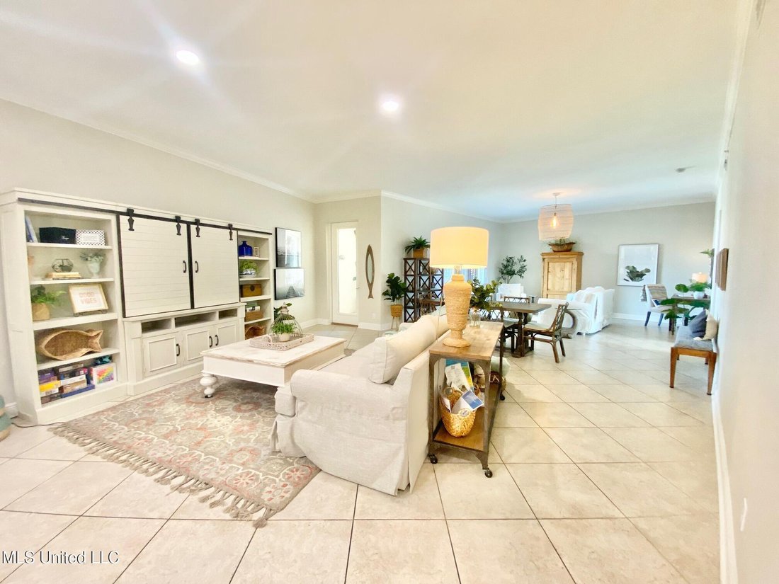 Condo in Pass Christian, Mississippi, United States 3 - 18178822