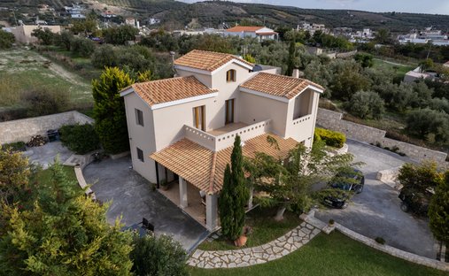 House in Community of Sgourokefalion, Episkopi Municipal Unit, Greece 1