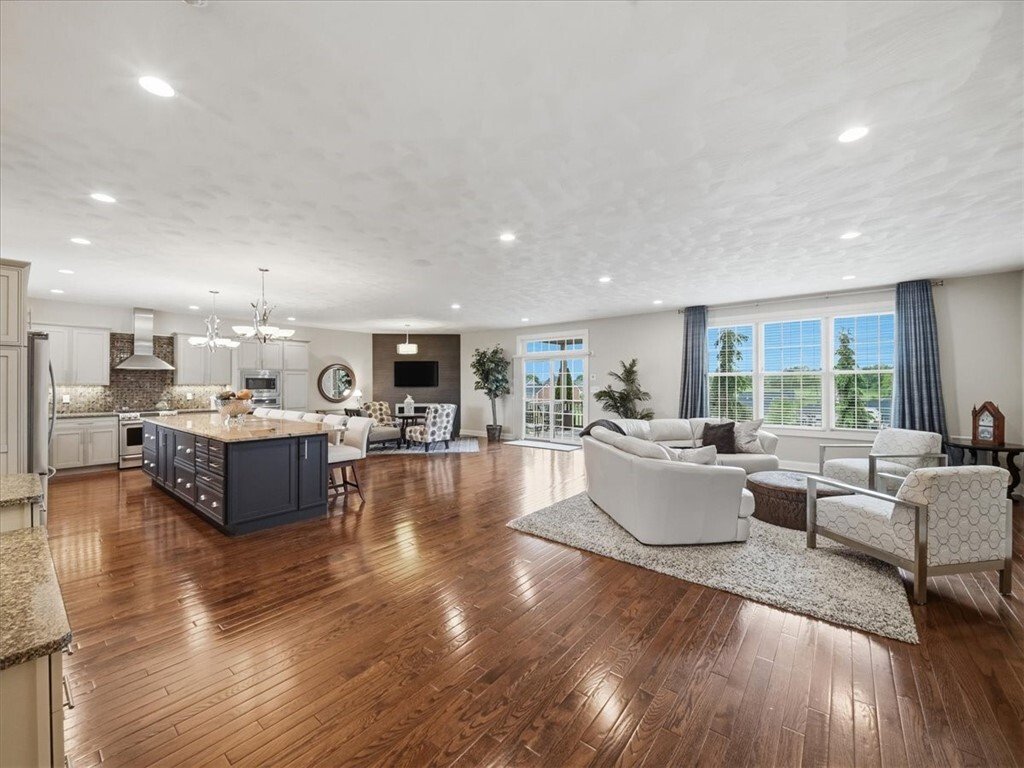 House in Jeannette, Pennsylvania, United States 4 - 18180453