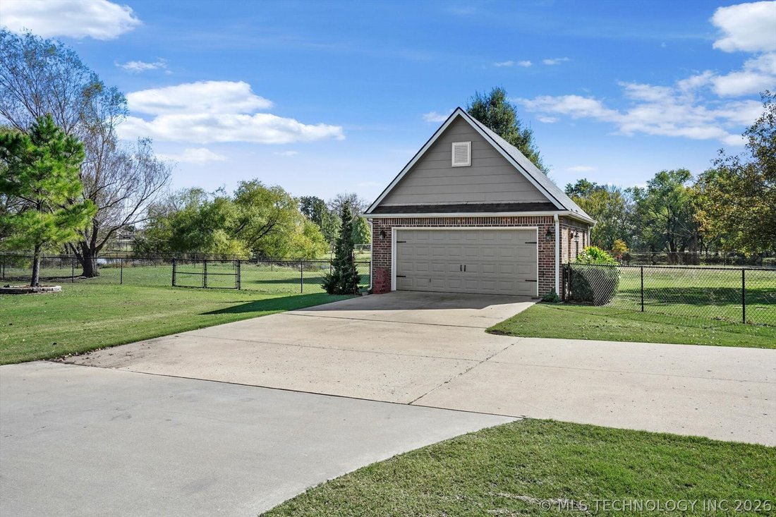 House in Oologah, Oklahoma, United States 5 - 18178242