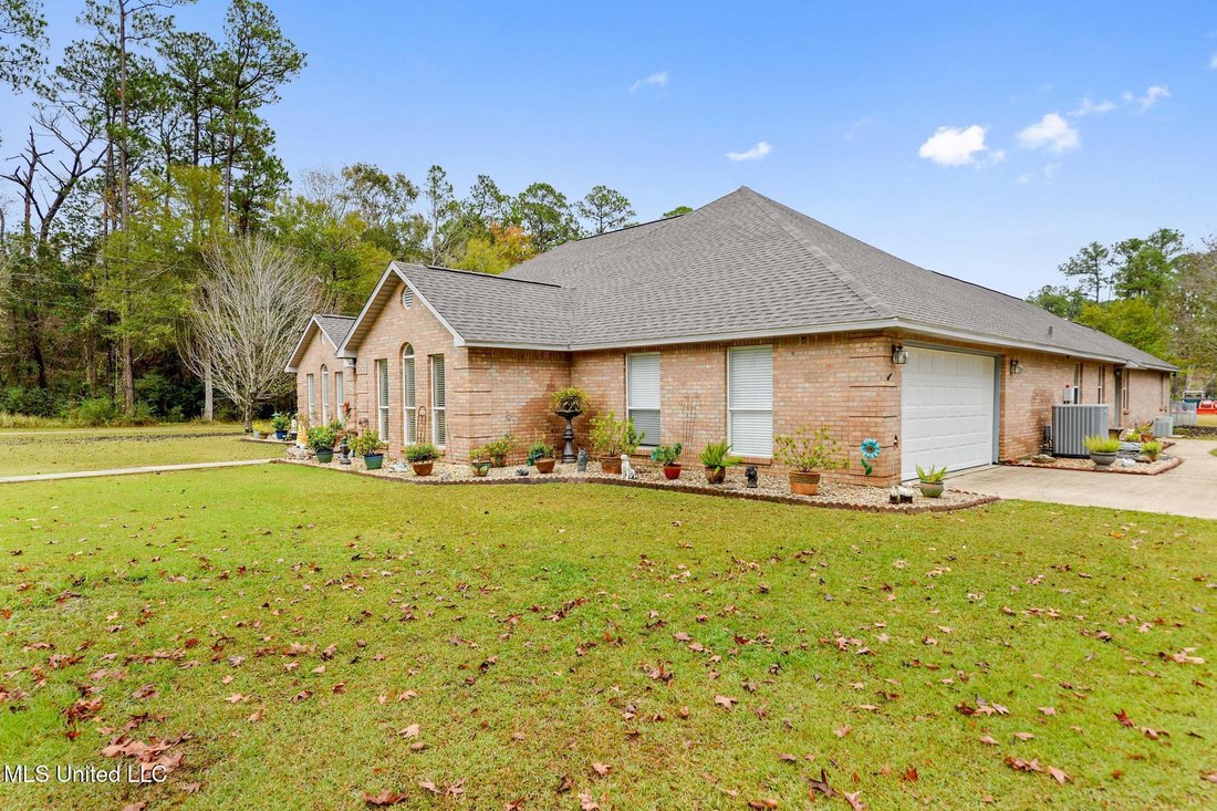 House in Vancleave, Mississippi, United States 2 - 18179235