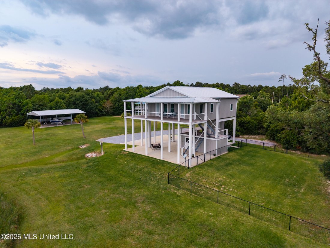House in Bay St. Louis, Mississippi, United States 1 - 18178818
