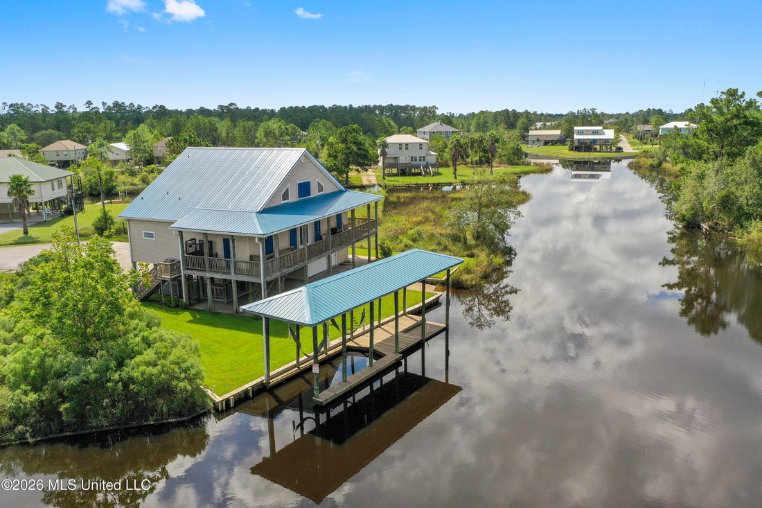 House in Bay St. Louis, Mississippi, United States 3 - 18179110