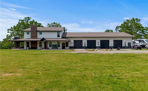 House in Decatur, Arkansas, United States 1