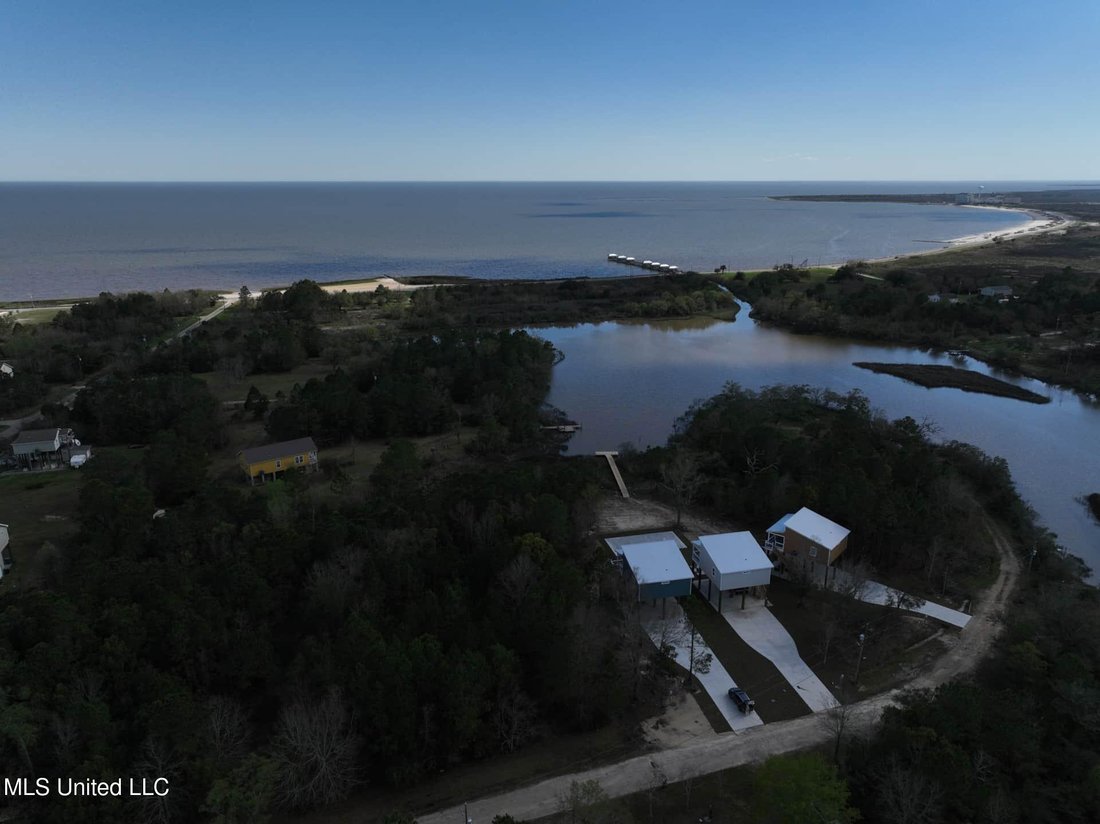 Bay St. Louis, Mississippi, United States 2 - 18178816