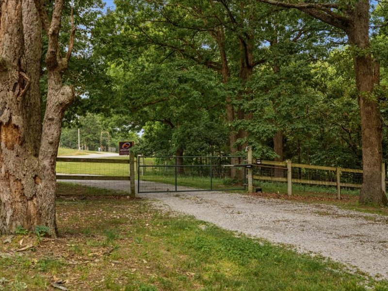 House in Decatur, Arkansas, United States 4 - 18180978