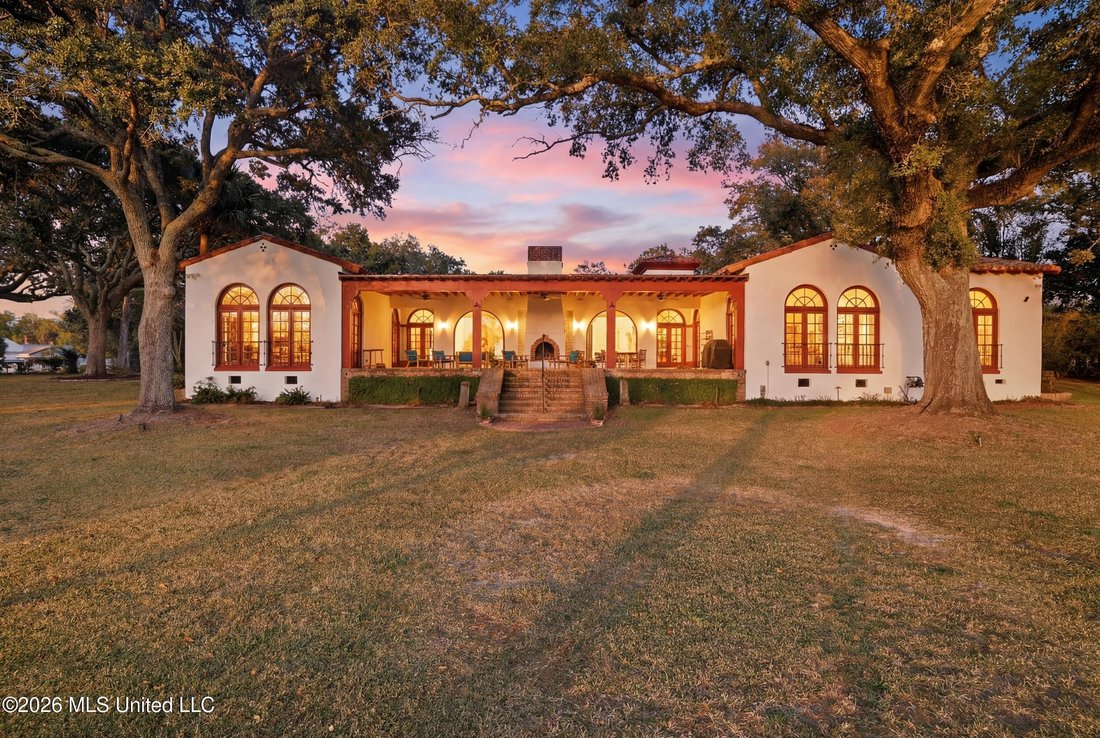 House in Ocean Springs, Mississippi, United States 2 - 18179136