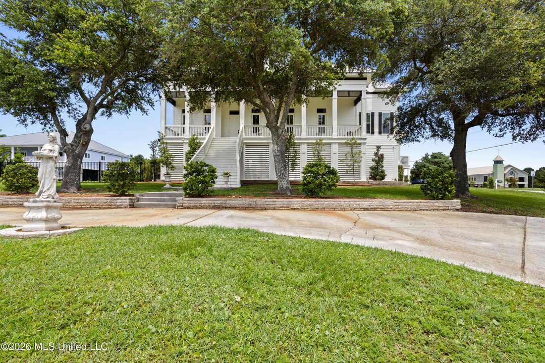 House in Waveland, Mississippi, United States 1 - 18179086