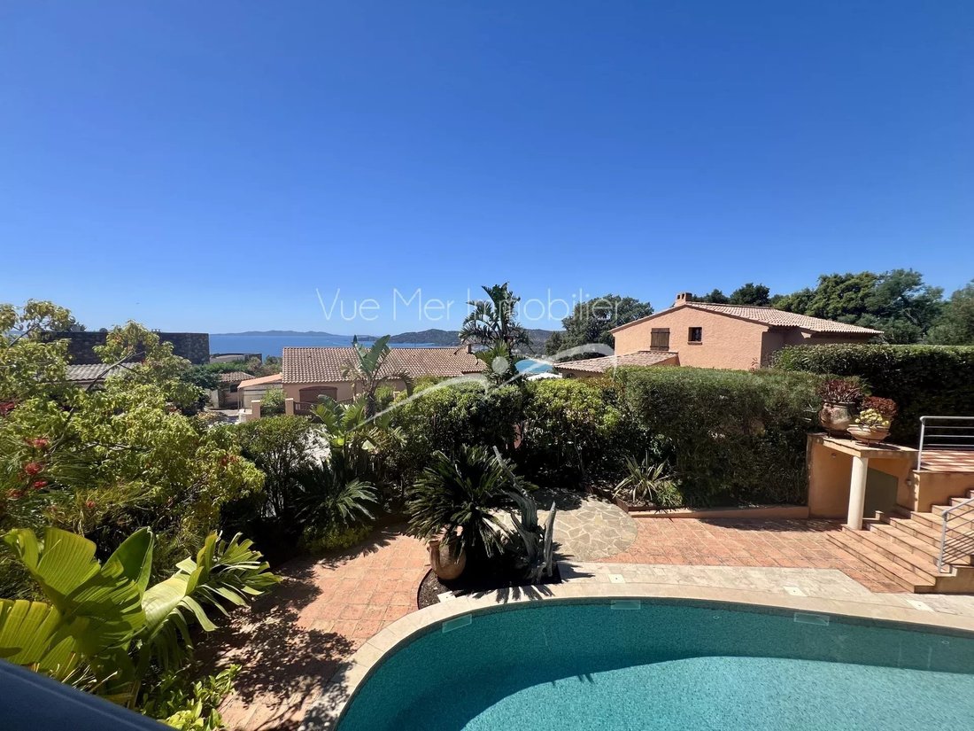 Villa in Le Lavandou, Provence-Alpes-Côte d'Azur, France 2 - 18181459