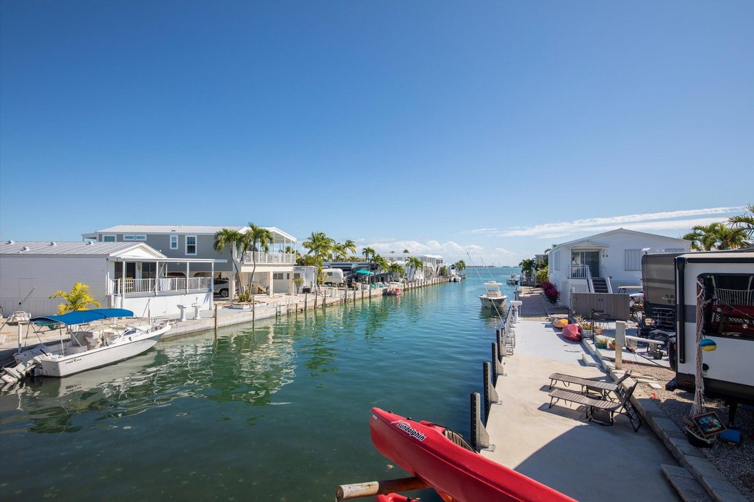 Big Pine Key, Florida, United States 2 - 18181367